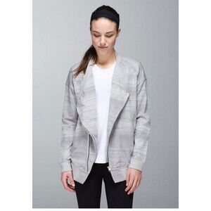 Lululemon Mula Bundle Wrap Size 4 Gray